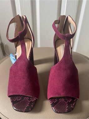 ANTONIO MELANI Burgundy Suede T-Strap Block Heel Sandals